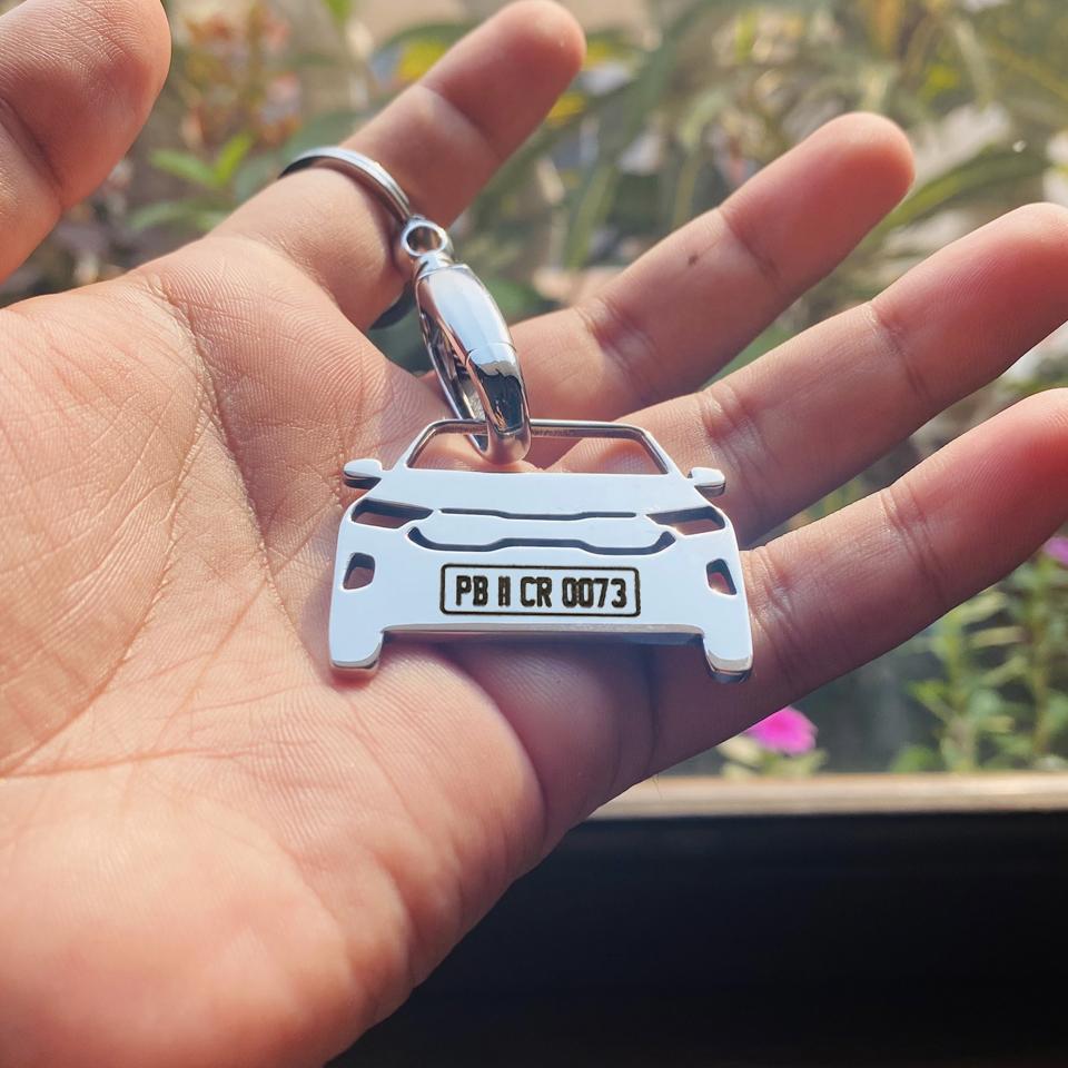 Car Shape Keychain - Personalised Number Plate Car Keychain